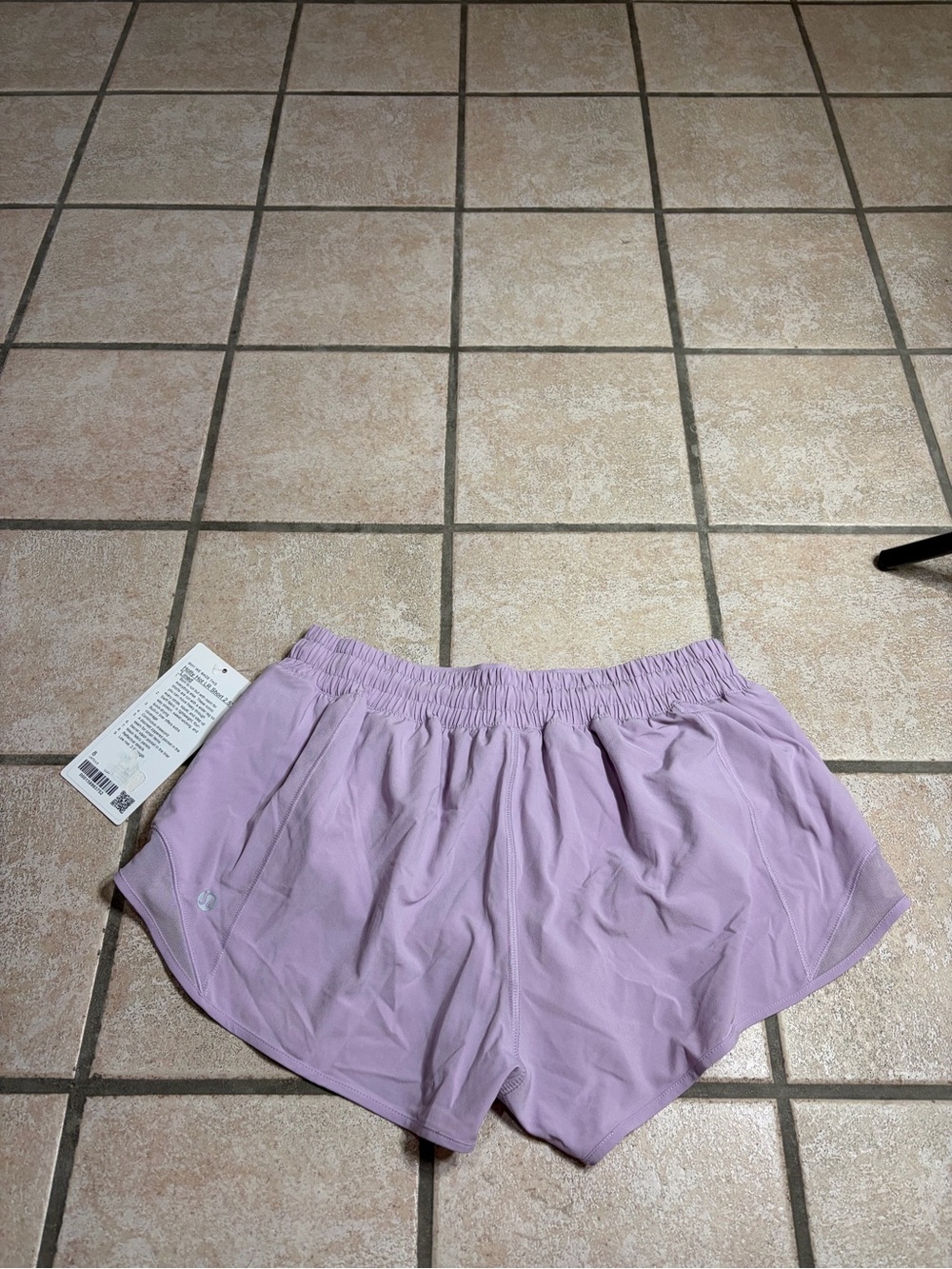 NWT Lululemon Hotty Hot Short *LR 2.5” (Lilac Play) Size 8 - Picture 8 of 8